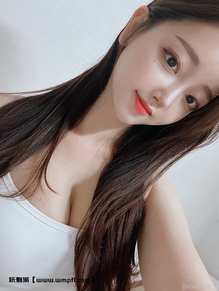 27、韩国美臀网红xxapple_e收费视频资源[53P+151V5.04G]