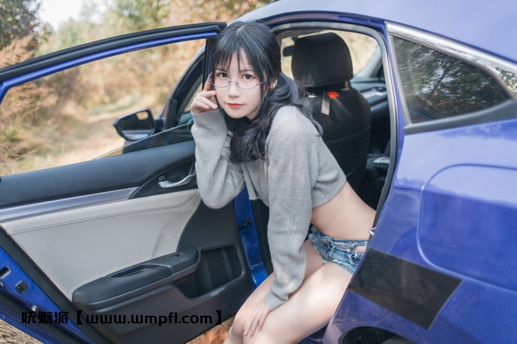 220、美女Coser@逐月su(枸名gomin)原版写真作品合集[20套1.9G]